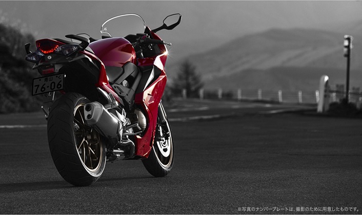 ホンダ・VFR800F 2017年モデルが新発売！！7