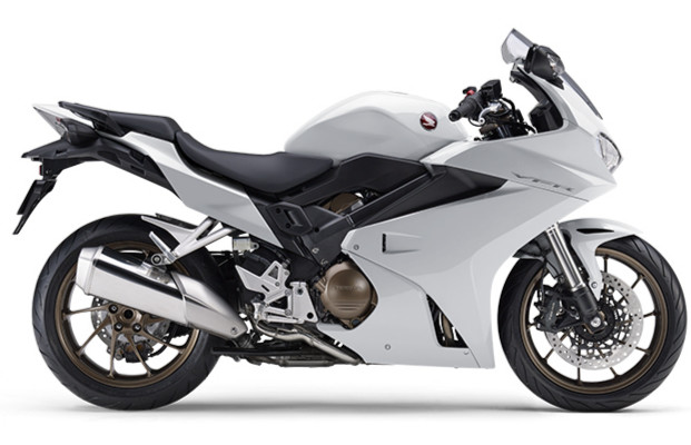 ホンダ・VFR800F 2017年モデルが新発売！！3