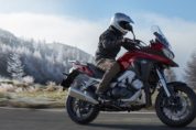 ホンダ・VFR800X 2017年モデルが新発売！！4