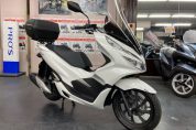 【カスタム新車】好評販売中のホンダPCX125！実用性の高い快適カスタムパッケージ販売中！