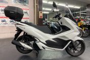 【カスタム新車】好評販売中のホンダPCX125！実用性の高い快適カスタムパッケージ販売中！2