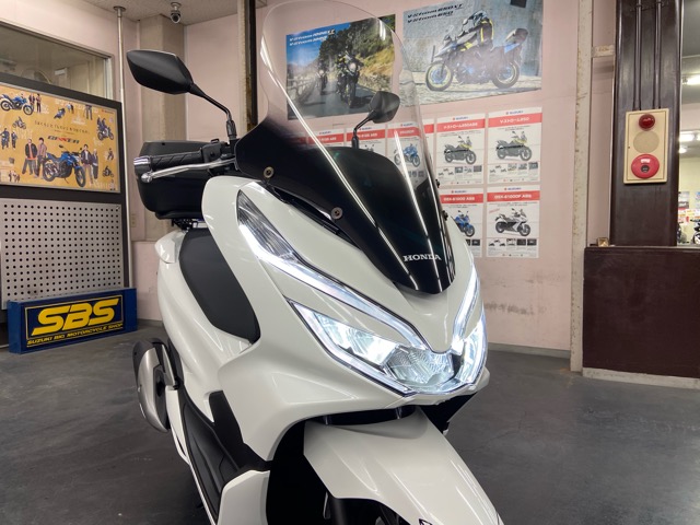 【カスタム新車】好評販売中のホンダPCX125！実用性の高い快適カスタムパッケージ販売中！7