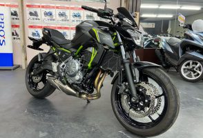 【KAWASAKI】Z650・ワンオーナー上質カスタム中古車が入荷しました♪