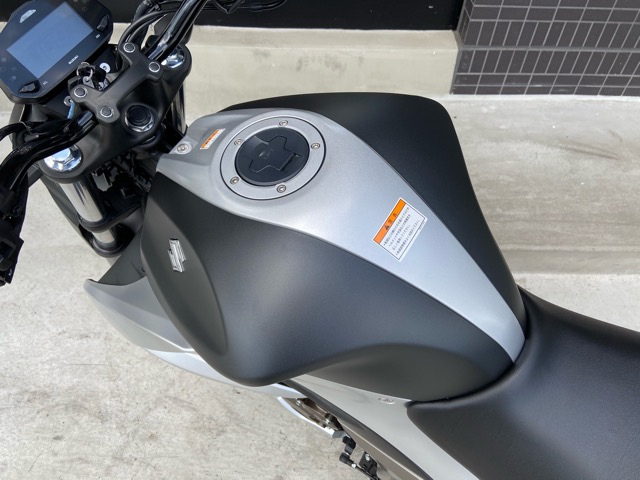 スズキの新型ネイキッド・ジクサー250が入荷致しました♪6