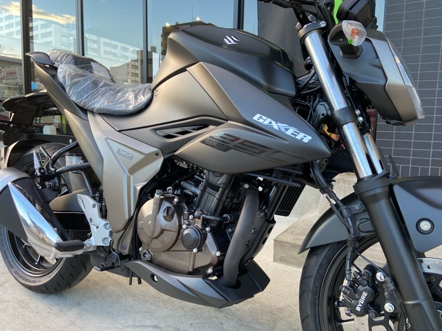 SUZUKI　ジクサー250のマットブラック入荷しました♪5