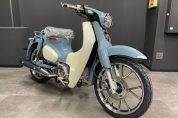 スーパーカブＣ１２５・パールカデットグレーの新車が入荷しました♪