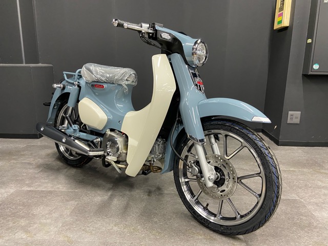 スーパーカブＣ１２５・パールカデットグレーの新車が入荷しました♪