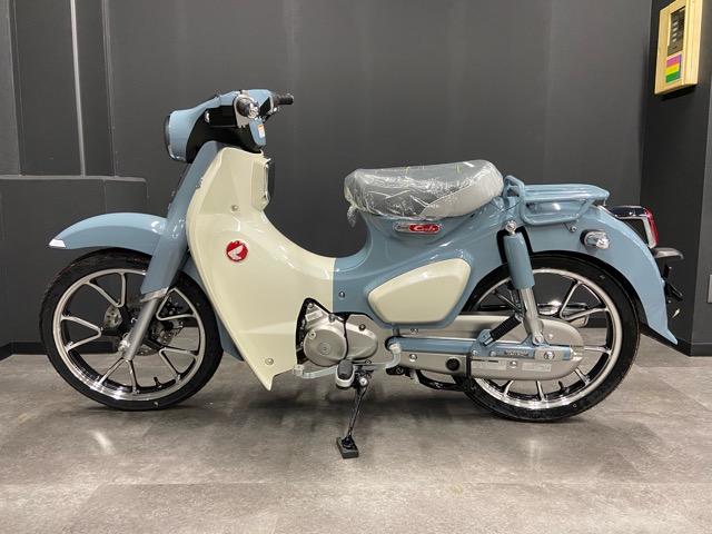 スーパーカブＣ１２５・パールカデットグレーの新車が入荷しました♪4