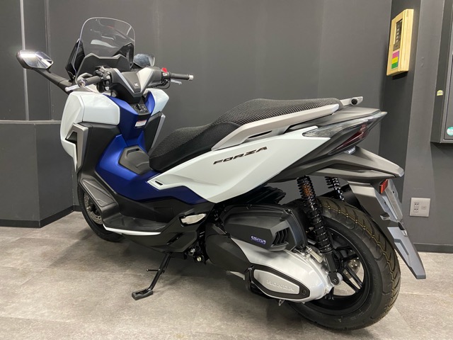 ホンダ・フォルツァ【MF15】の上質中古車が入荷しました♪6