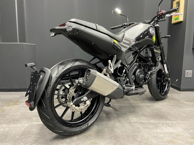 Benelli【ベネリ】・レオンチーノ250のグレーが入荷しました♪3