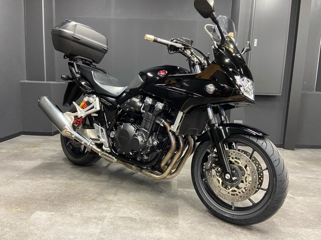 ホンダ・CB1300SFスーパーボルドールの中古車が入荷しました♪