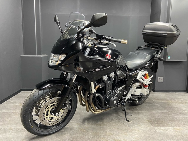 ホンダ・CB1300SFスーパーボルドールの中古車が入荷しました♪5