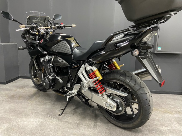 ホンダ・CB1300SFスーパーボルドールの中古車が入荷しました♪6