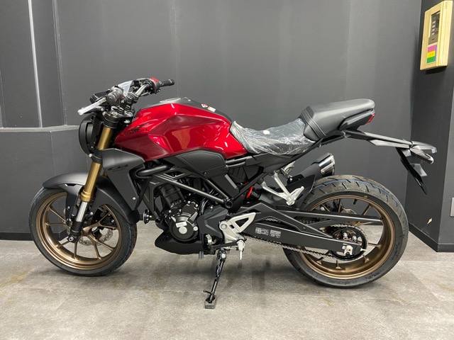 ホンダ CB250R ABS レッドの展示在庫車両が入荷しました♪4