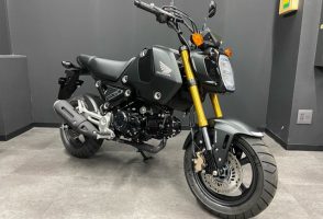 ホンダ・新型グロムの即納可能新車が入荷しました♪