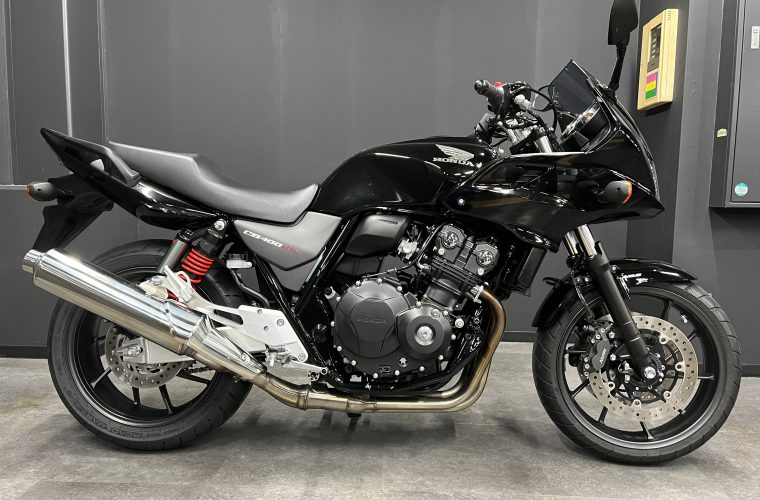 CB400SFスーパーボルドールの中古車が入荷しました♪2