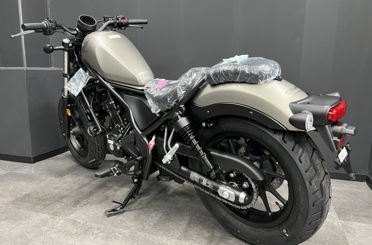 【ホンダ】レブル２５０・マットアーマードシルバーメタリックが入荷しました♪6