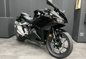 ホンダ CBR250RR 新色入荷致しました！