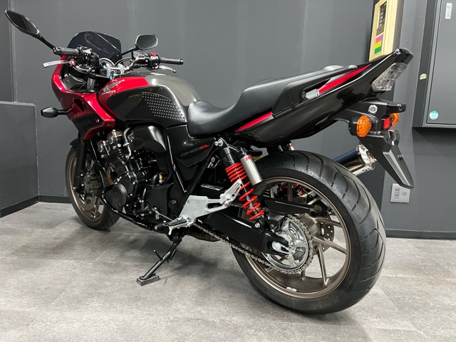 【中古車入荷情報】CB400スーパーボルドールのカスタム車！6