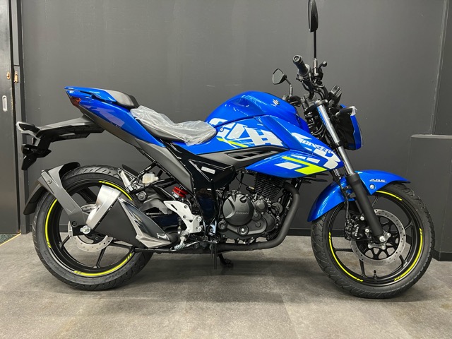 【新車入荷情報】SUZUKI・ジクサー１５０ トリトンブルーの即納可能車が入荷しました♪2