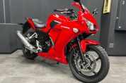 【中古車入荷情報】ホンダ・CBR250R ABS ミレニアムレッド入荷致しました♪