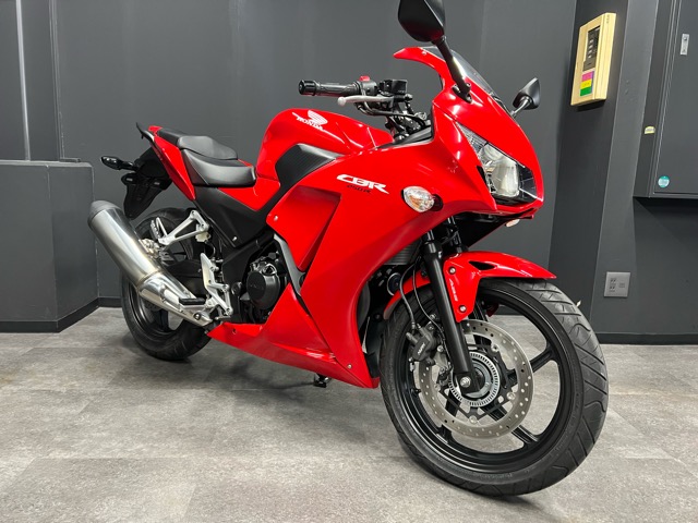 【中古車入荷情報】ホンダ・CBR250R ABS ミレニアムレッド入荷致しました♪