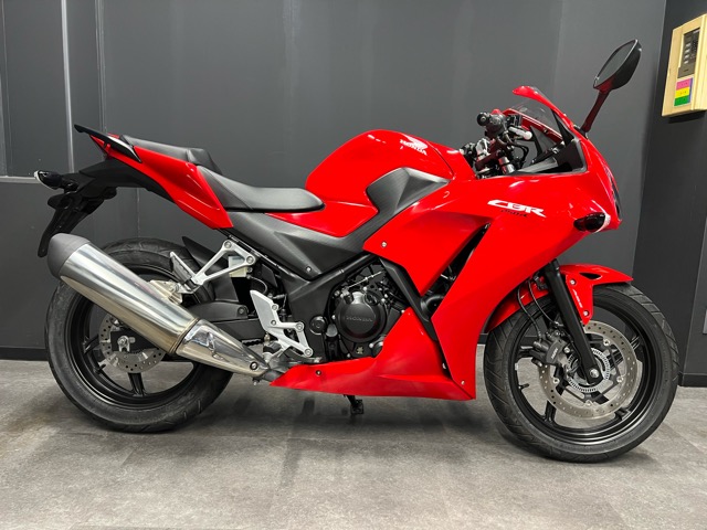 【中古車入荷情報】ホンダ・CBR250R ABS ミレニアムレッド入荷致しました♪2