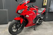 【中古車入荷情報】ホンダ・CBR250R ABS ミレニアムレッド入荷致しました♪5