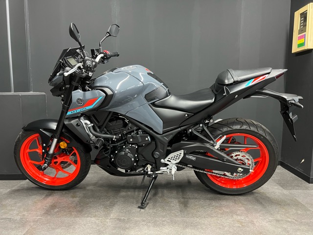 【中古車入荷情報】YAMAHA MT-25 2021年・パステルダークグレー4