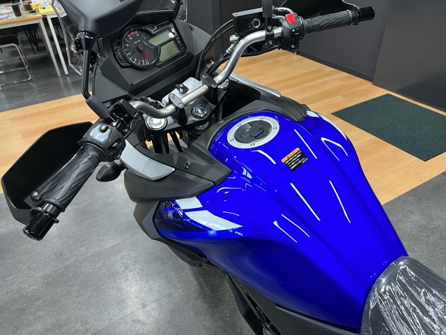 スズキ・Ｖストローム650XT パールビガーブルー入荷しました♪8