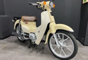 ホンダ・新型スーパーカブ１１０/２０２２年モデルのベージュが入荷しました♪