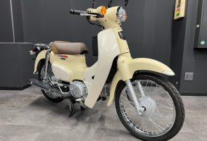 スーパーカブ110【ＪＡ４４】バージンベージュの中古車が入荷しました♪