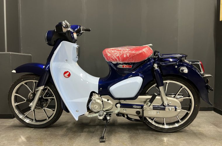 ホンダ・スーパーカブC125、パールニルタバブルーの在庫車が入荷しました！4