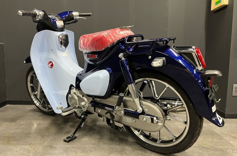 ホンダ・スーパーカブC125、パールニルタバブルーの在庫車が入荷しました！6