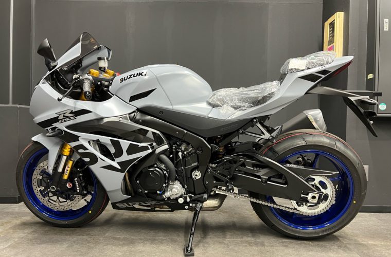 スズキ・GSX-R1000R グラスマットメカニカルグレー入荷しました！4