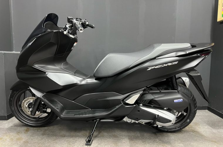 ホンダ・PCX160 ABS/2022年モデル・マットギャラクシーブラックメタリック入荷しました！4