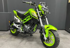 ベネリ・TNT125 Special のグリーンが入荷致しました♪