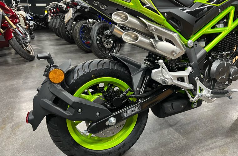 ベネリ・TNT125 Special のグリーンが入荷致しました♪8