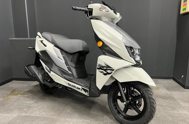 スズキ・新型スクーターアヴェニス125、入荷しました♪