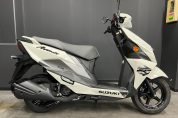 スズキ・新型スクーターアヴェニス125、入荷しました♪2