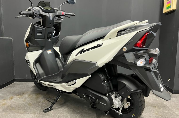 スズキ・新型スクーターアヴェニス125、入荷しました♪6