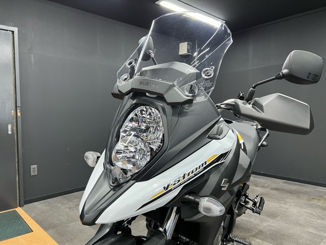 スズキ・Ｖストローム650XT【2022年・ブリリアントホワイト】1台入荷致しました♪8