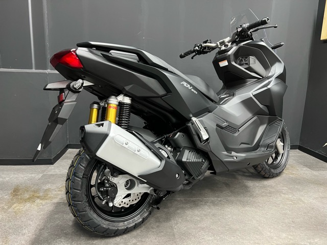 【ホンダ】新型ADV160・マットガンパウダーブラックメタリック入荷！3