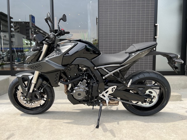 スズキ・GSX-8Sのブラックが入荷致しました♪4