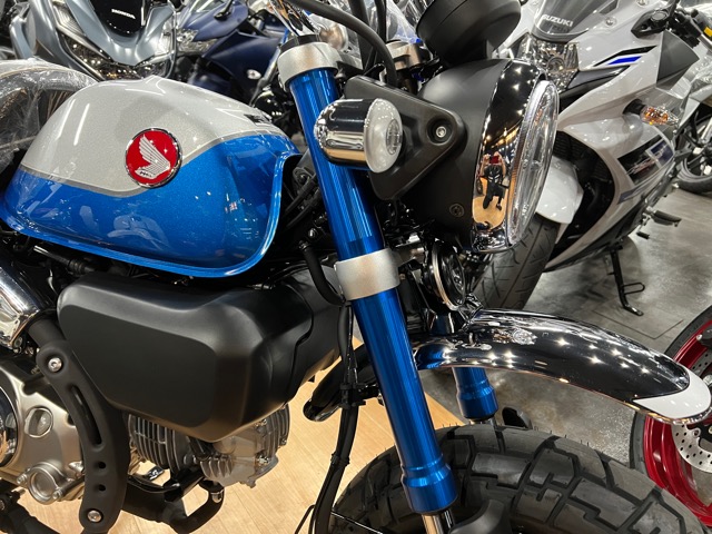 ホンダ・モンキー125のブルーの在庫新車が入荷致しました！4