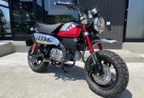 ホンダ・モンキー125　パールネビュラレッドの在庫が１台入荷致しました♪